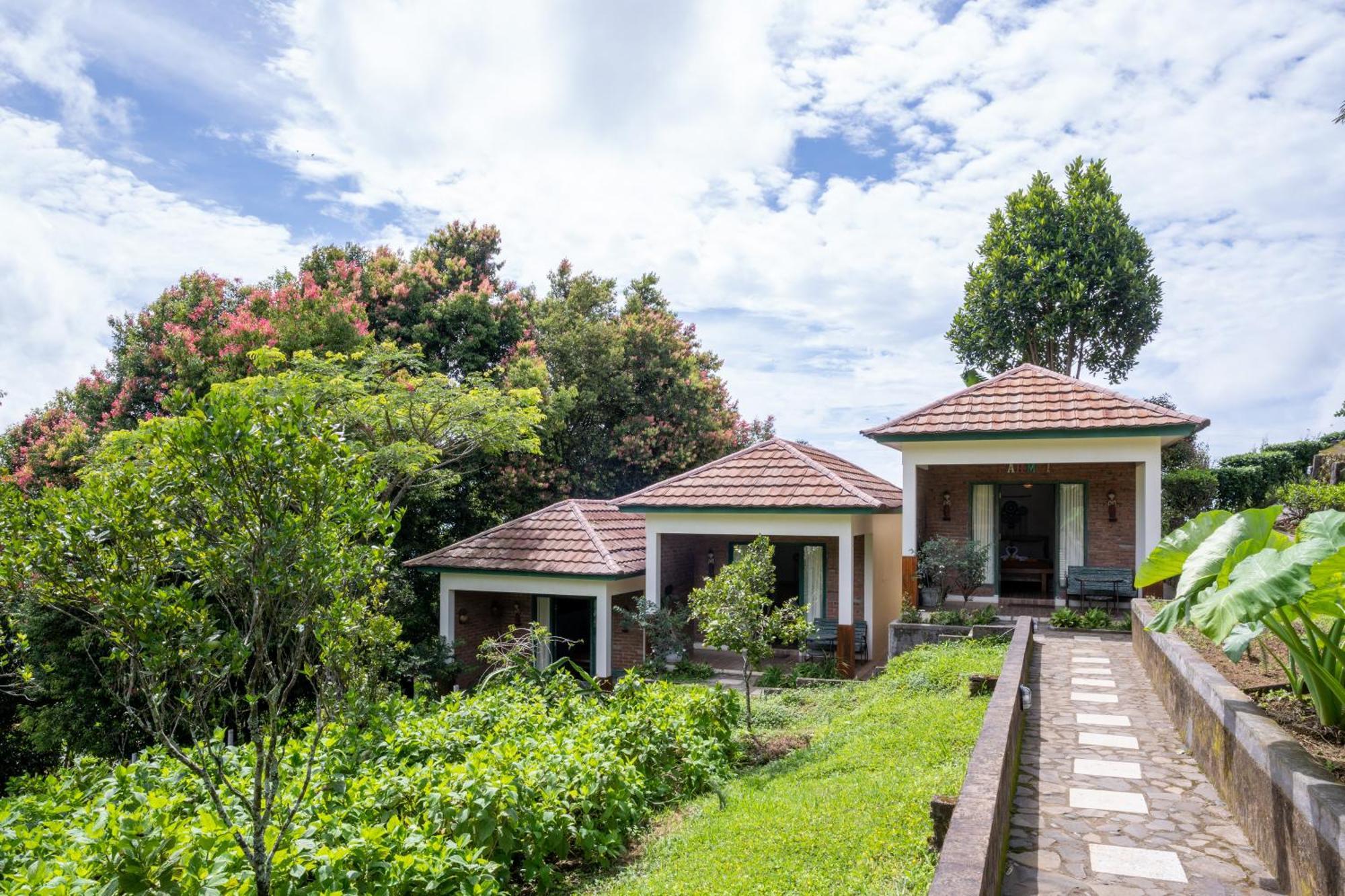 Munduk Farmhouse Villa Exterior photo